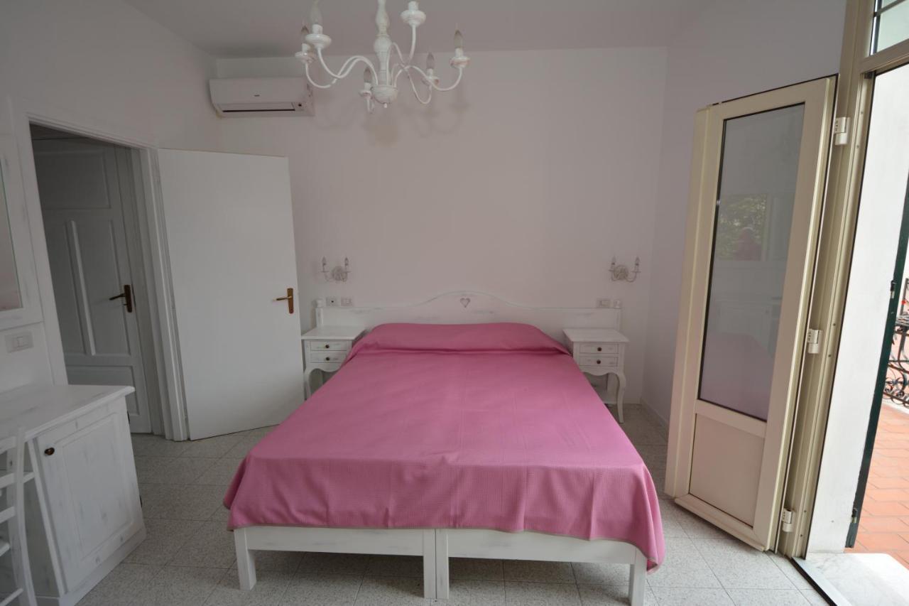 Hotel La Scogliera Bordighera Buitenkant foto