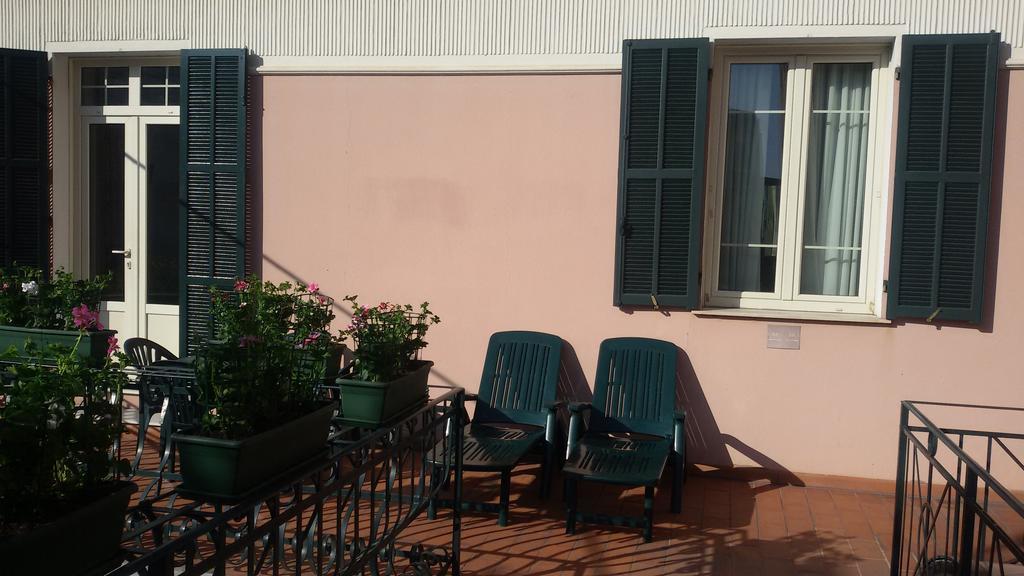 Hotel La Scogliera Bordighera Buitenkant foto